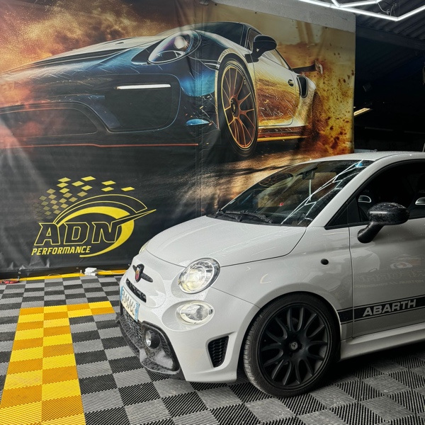 Une voiture de sport plus puissante grâce à une reprogrammation de son moteur